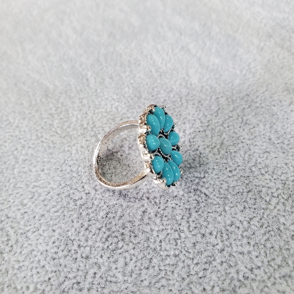 Turquoise Flower Ring - Picture 6 of 6